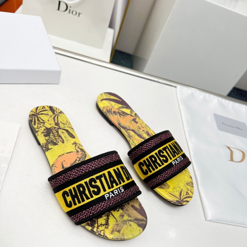 ch**an D*or slippers